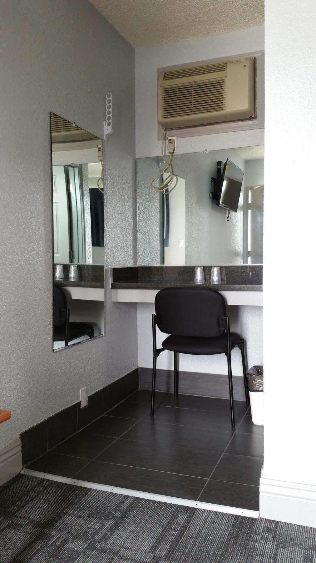 Comet Motel Lynwood Extérieur photo